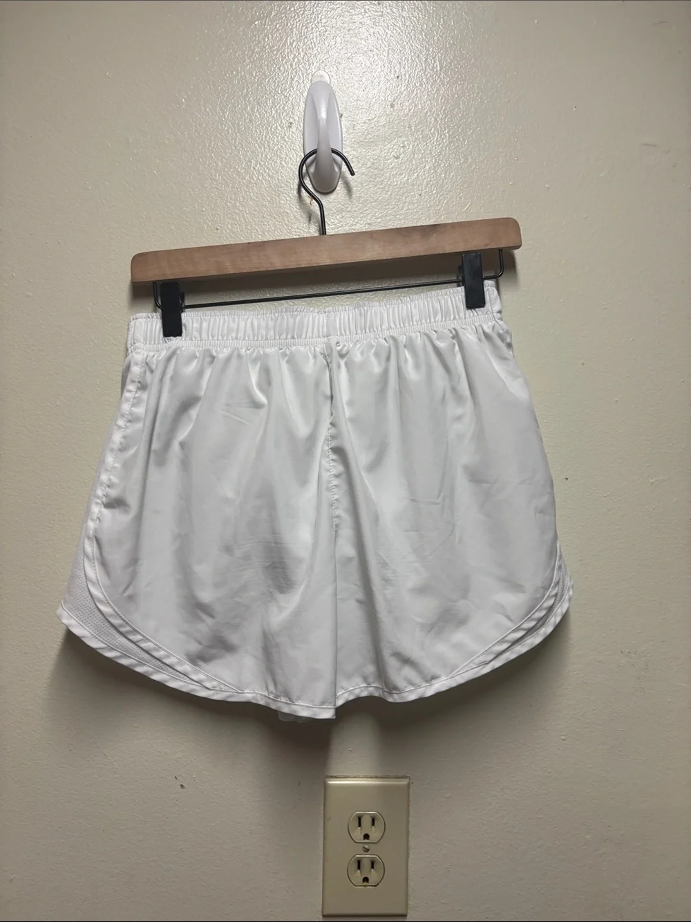 Nike dri fit tempo shorts white womens size medium breif lined